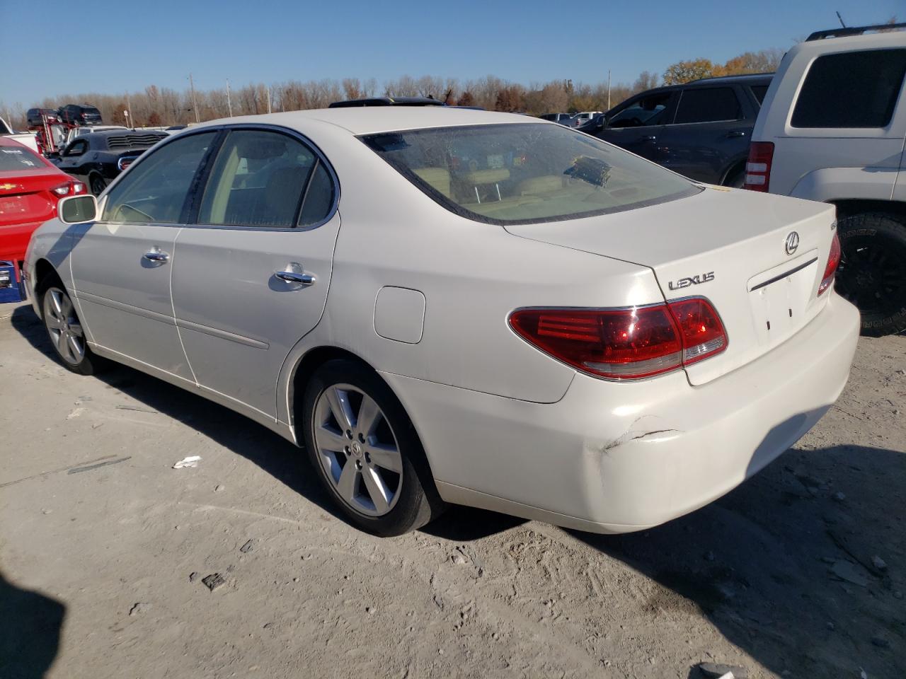 Obraz 2 z 2005 LEXUS ES 330 2005 z VIN JTHBA30G755100822