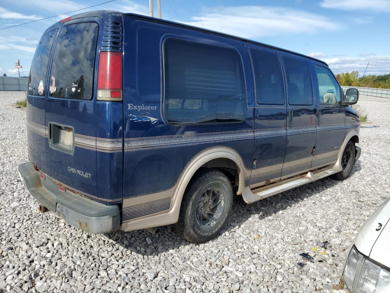 Image 3 of 2000 CHEVROLET EXPRESS G1500  2000 with VIN 1GBFG15M9Y1183710