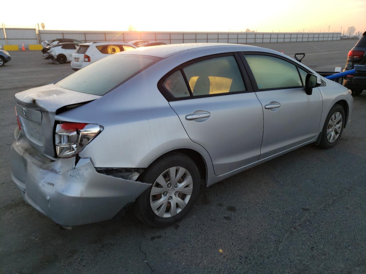 Изображение 3 2012 HONDA CIVIC LX 2012 с VIN 19XFB2F54CE310411