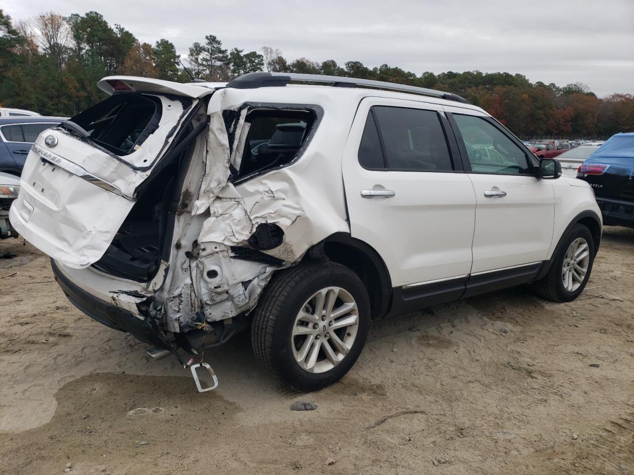 Obraz 3 z 2014 FORD EXPLORER XLT 2014 z VIN 1FM5K7D81EGA95817