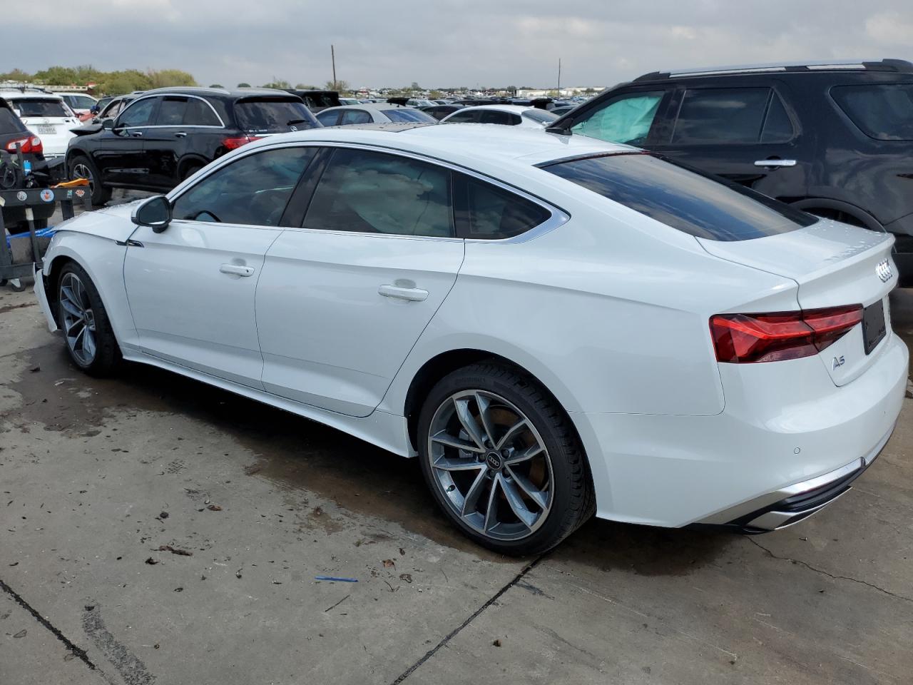 Изображение 2 2023 AUDI A5 PREMIUM 45 2023 с VIN WAUDACF53PA064442