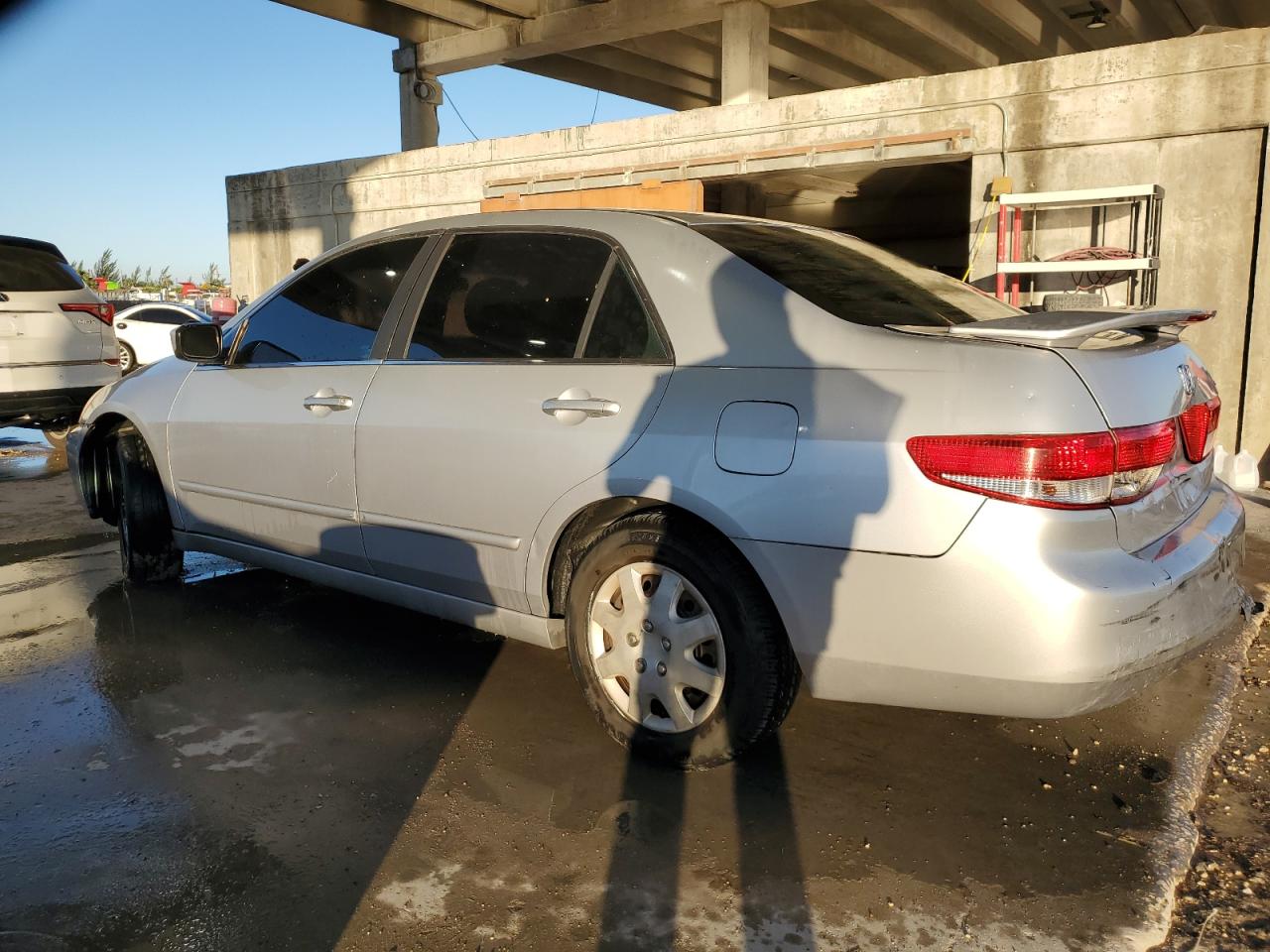 Изображение 2 2004 HONDA ACCORD EX 2004 с VIN 1HGCM566X4A146501