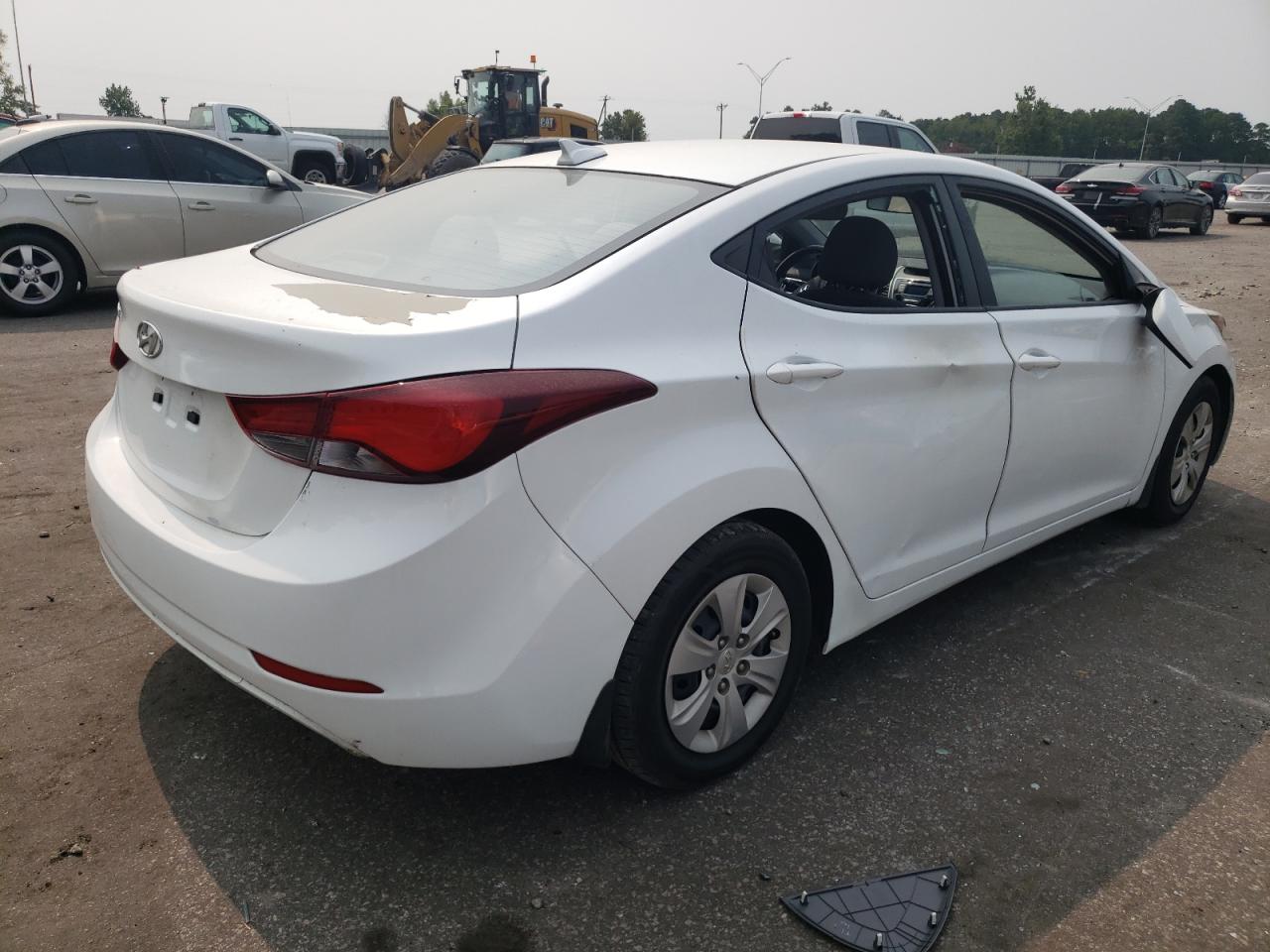 Image 3 of 2016 HYUNDAI ELANTRA SE 2016 with VIN 5NPDH4AE0GH679311