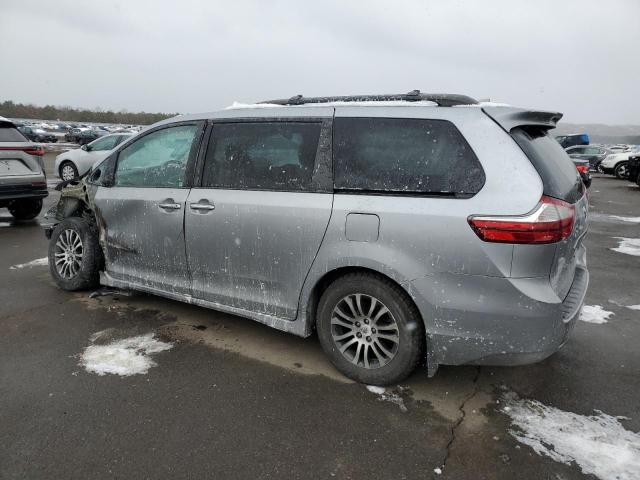 Image 2 of 2018 TOYOTA SIENNA XLE 2018 with VIN 5TDYZ3DC3JS944226