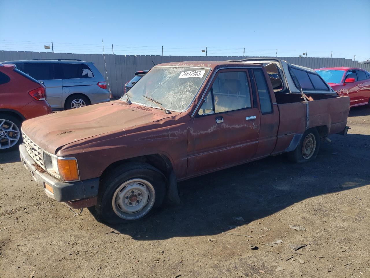 Image 1 of 1985 TOYOTA PICKUP XTRACAB RN56 DLX 1985 with VIN JT4RN56D8F0168008