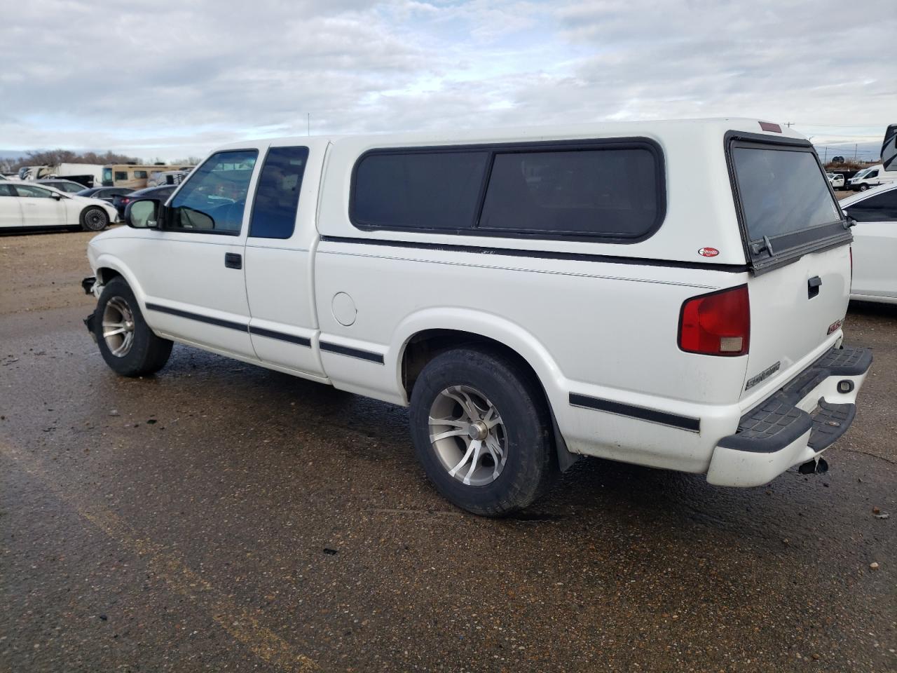 Изображение 2 2001 GMC SONOMA  2001 с VIN 1GTCS19W818228836