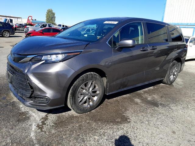 Obraz 1 z 2023 TOYOTA SIENNA LE 2023 z VIN 5TDKRKEC3PS160930