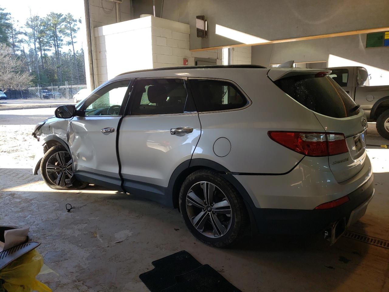 Image 2 of 2016 HYUNDAI SANTA FE SE ULTIMATE 2016 with VIN KM8SR4HF3GU140332