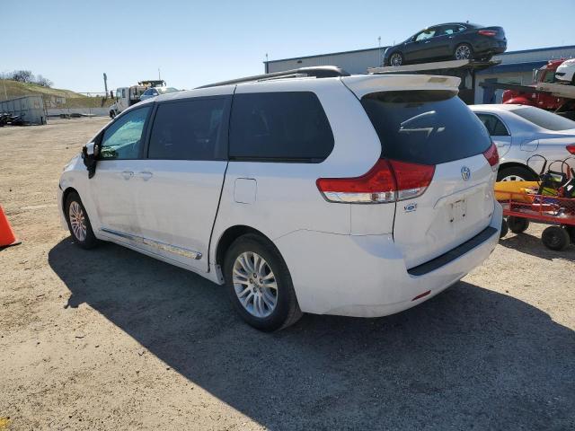 Image 2 of 2013 TOYOTA SIENNA XLE 2013 with VIN 5TDYK3DC4DS383561