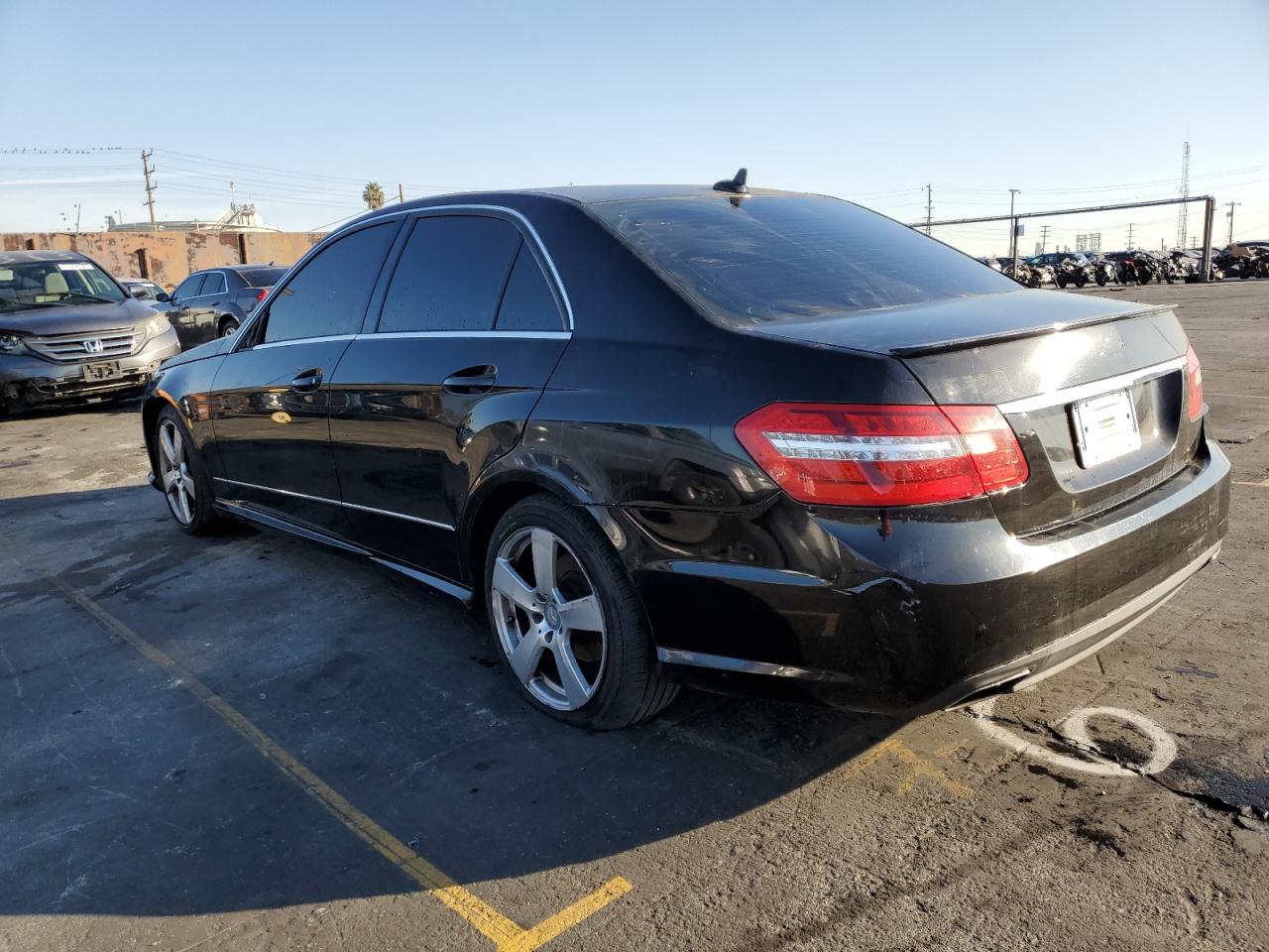 Изображение 2 2012 MERCEDES-BENZ E 350 2012 с VIN WDDHF5KB9CA627197