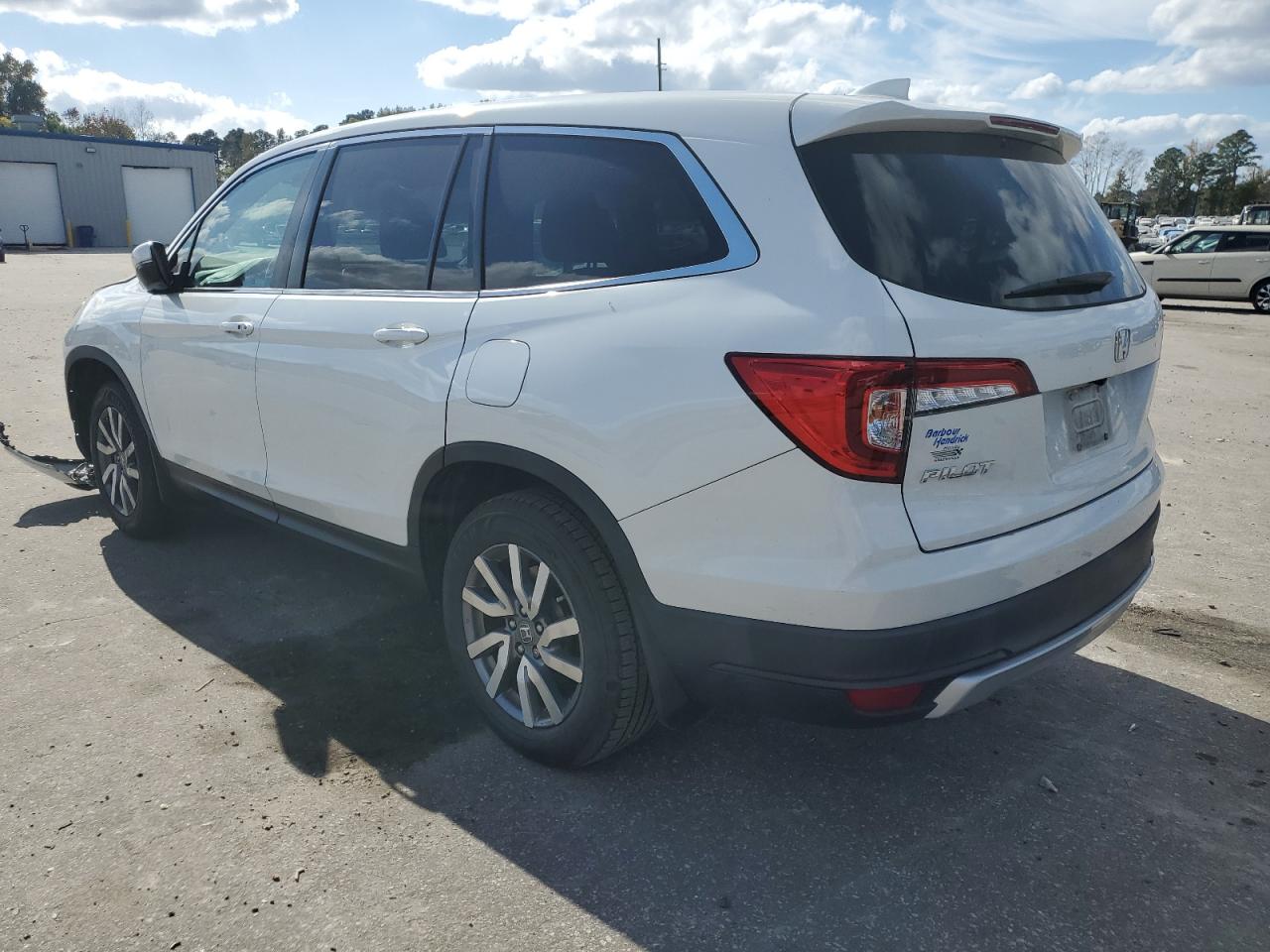 Image 2 of 2021 HONDA PILOT EXL 2021 with VIN 5FNYF5H59MB003324
