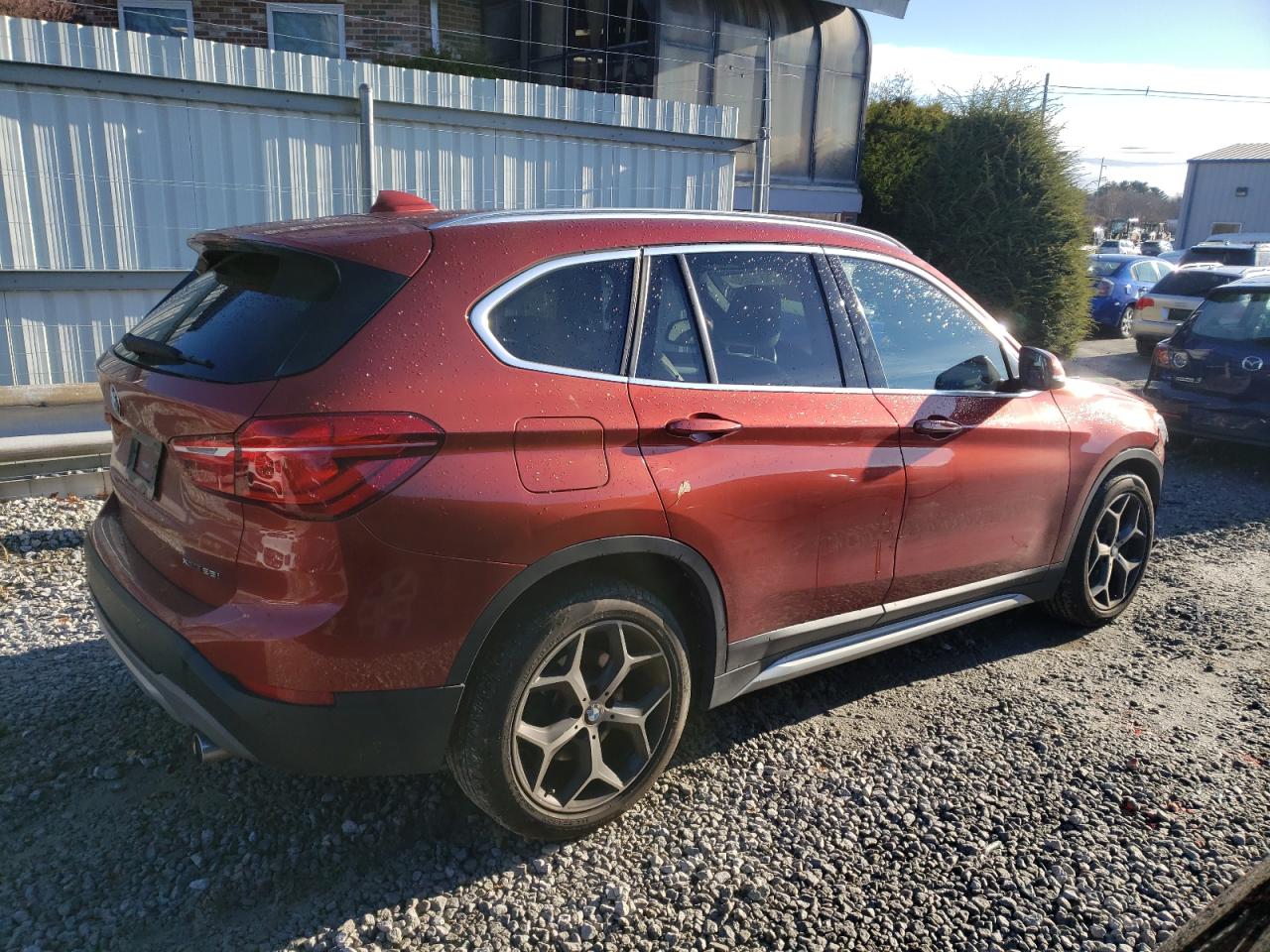 Image 3 of 2018 BMW X1 XDRIVE28I 2018 with VIN WBXHT3C3XJ3H33180
