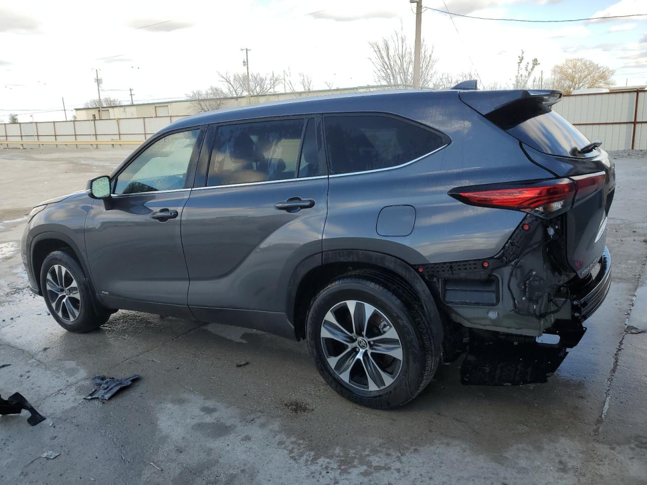 Obraz 2 z 2023 TOYOTA HIGHLANDER HYBRID XLE 2023 z VIN 5TDKBRCH4PS127107
