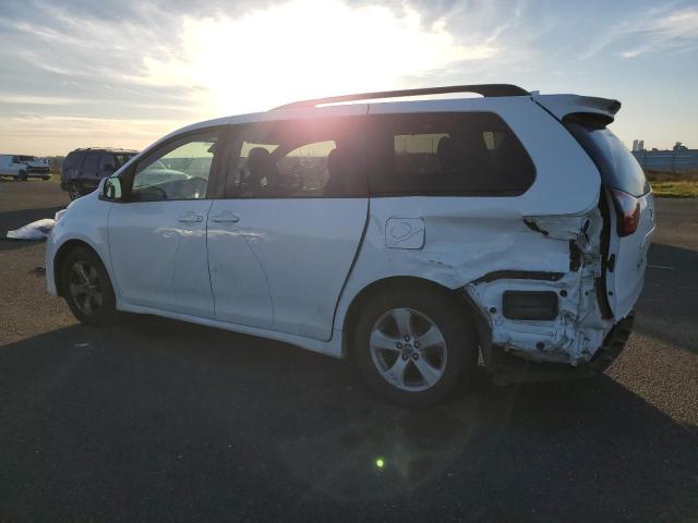 Изображение 2 2019 TOYOTA SIENNA LE 2019 с VIN 5TDKZ3DC2KS005589