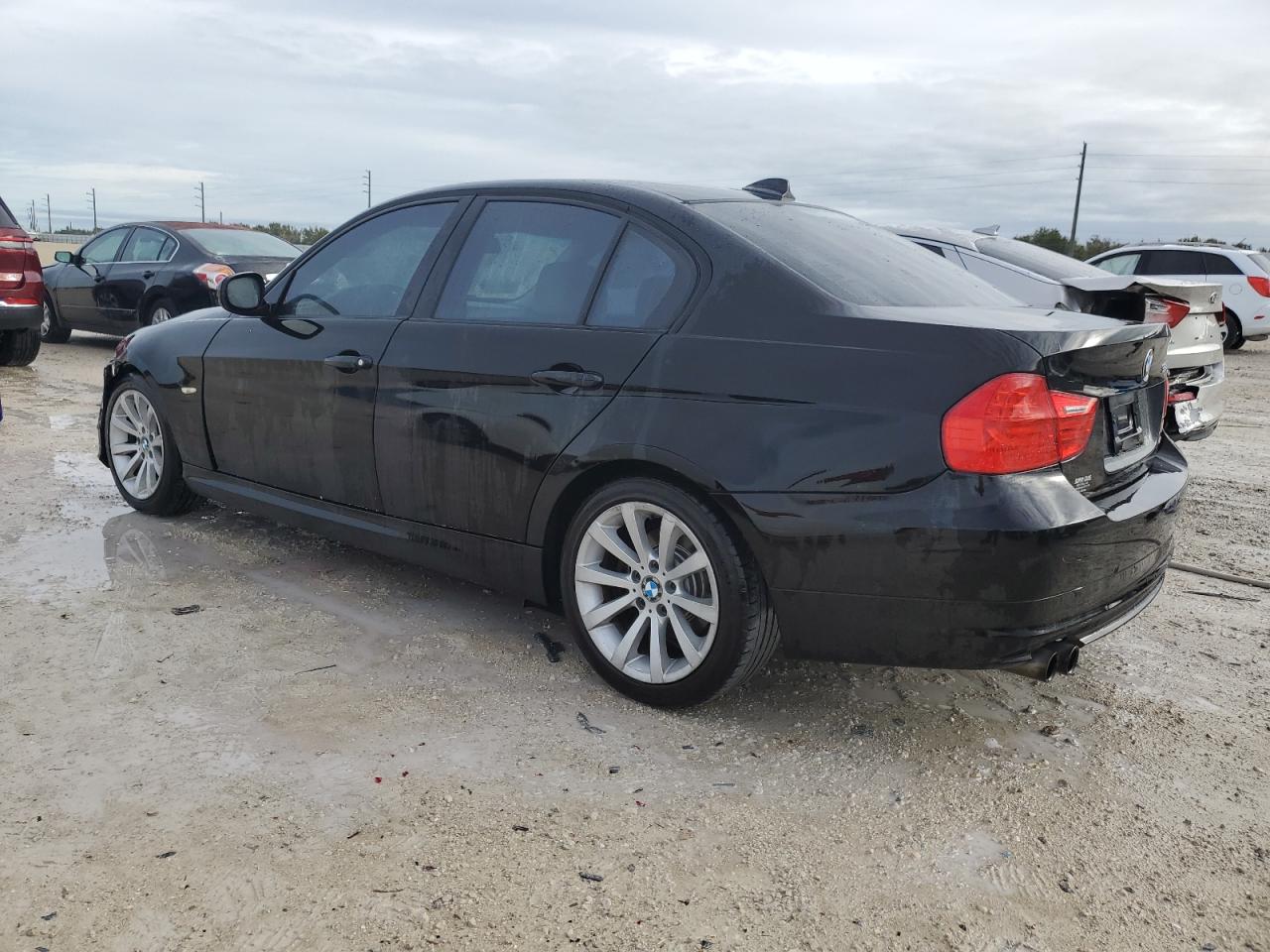 Obraz 2 z 2011 BMW 328 I 2011 z VIN WBAPH7C53BE678011