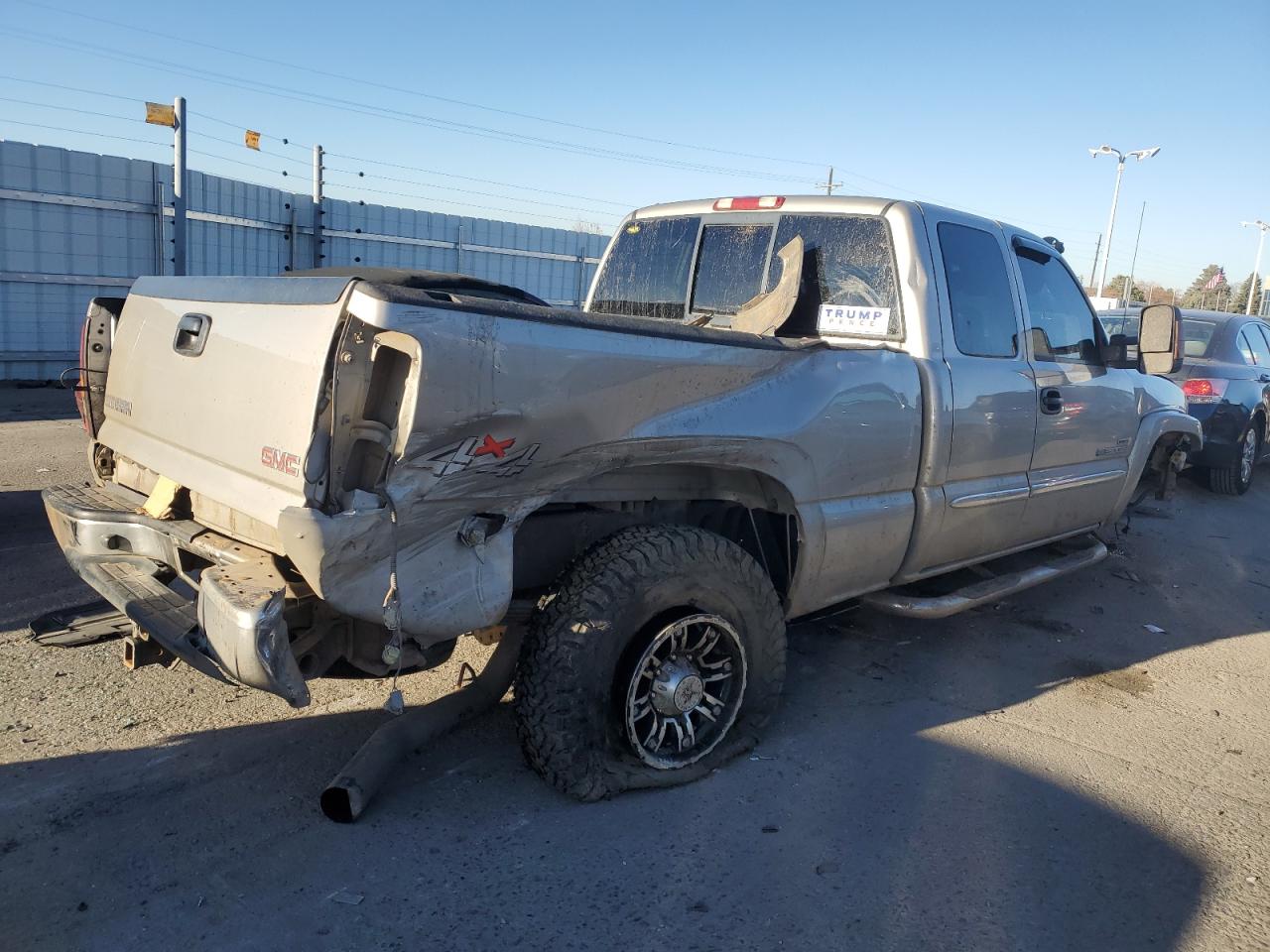 Image 3 of 2004 GMC SIERRA K2500 HEAVY DUTY 2004 with VIN 1GTHK29284E336968