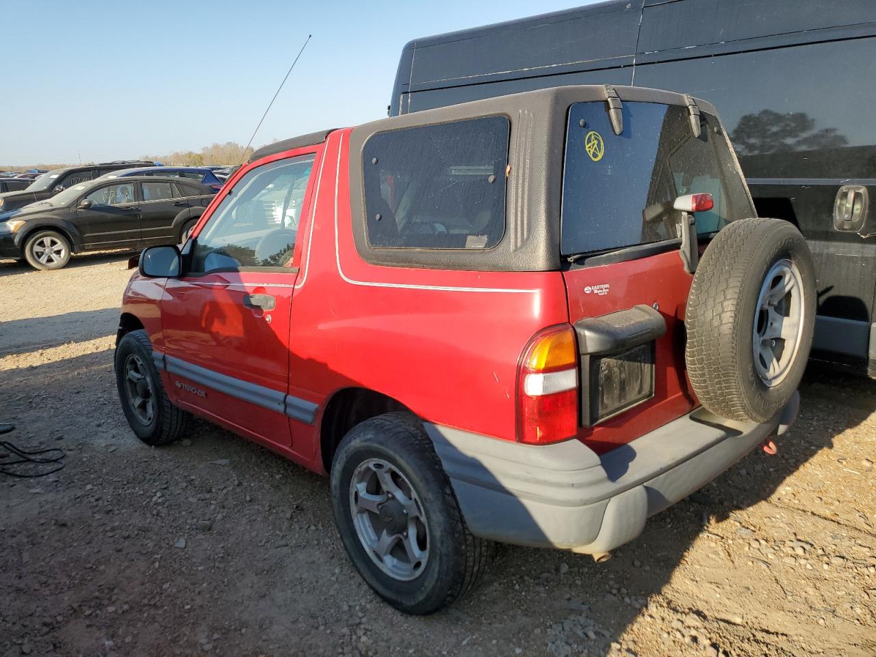 Image 2 of 1999 CHEVROLET TRACKER  1999 with VIN 2CNBE18C7X6907467