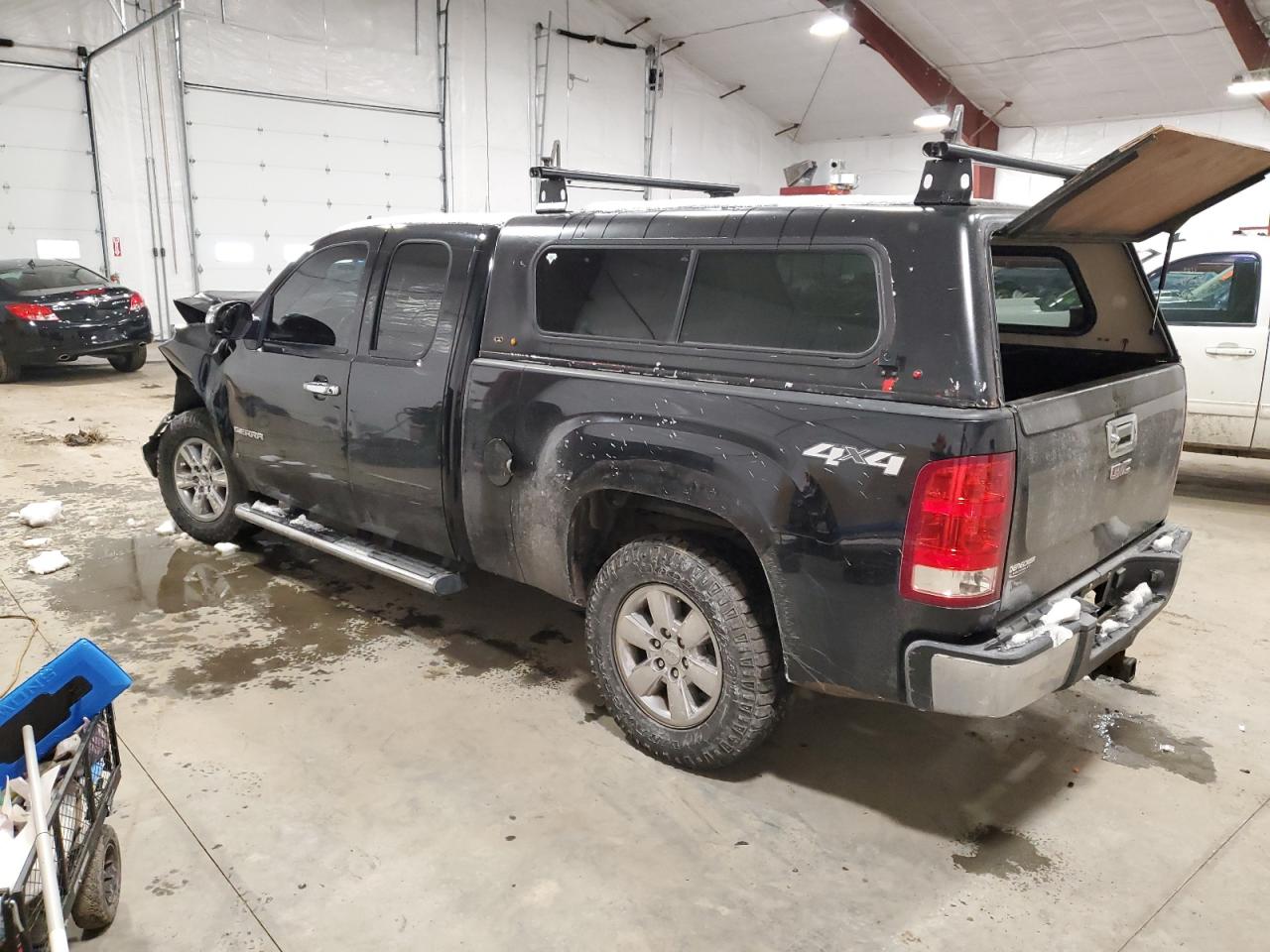 Image 2 of 2011 GMC SIERRA K1500 SLE 2011 with VIN 1GTR2VE36BZ299266