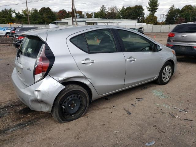 Image 3 of 2015 TOYOTA PRIUS C  2015 with VIN JTDKDTB35F1577289