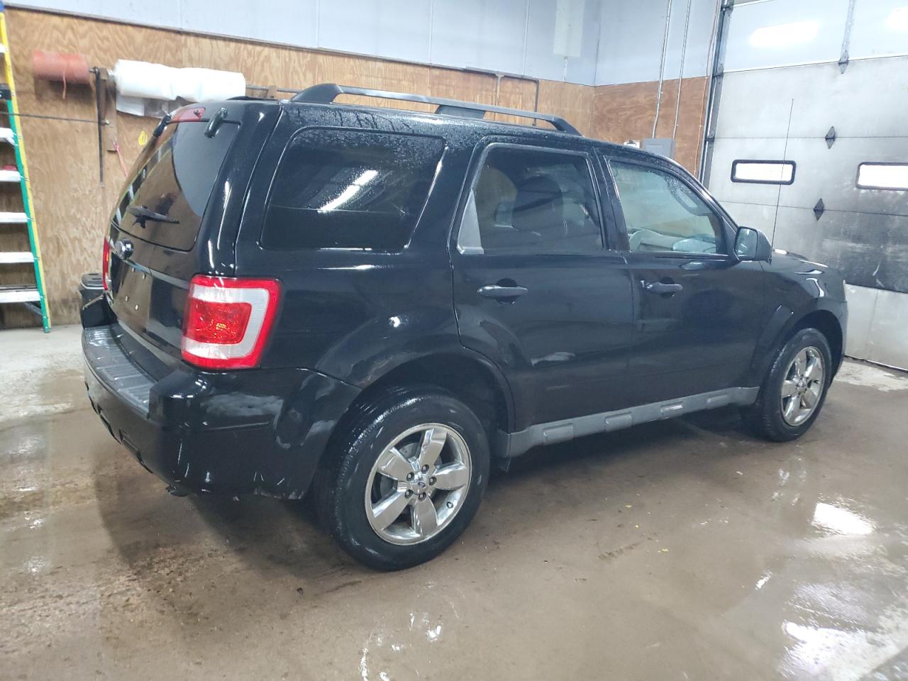 Image 3 of 2009 FORD ESCAPE XLT 2009 with VIN 1FMCU03G09KB11378