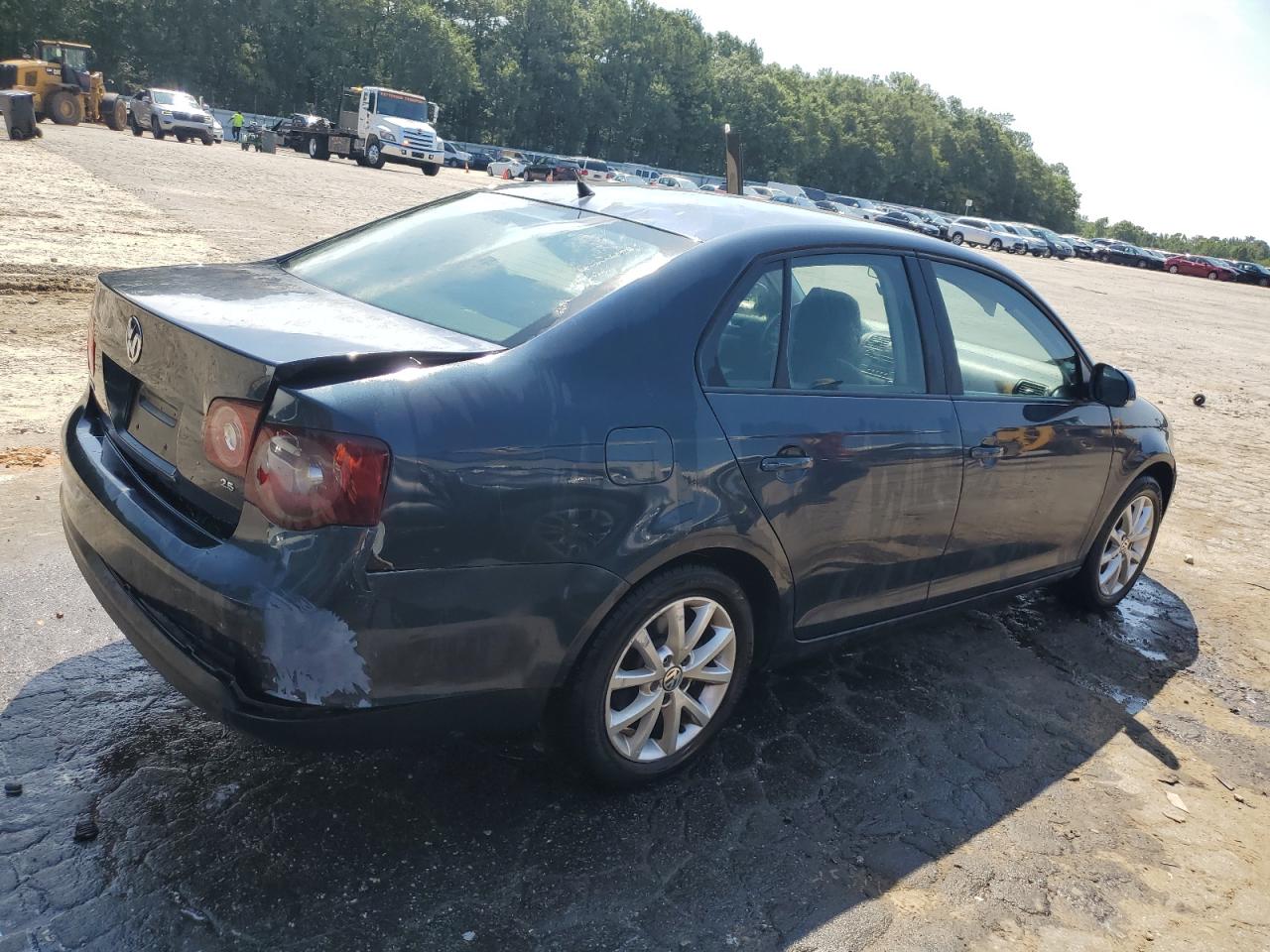 Image 3 of 2010 VOLKSWAGEN JETTA SE 2010 with VIN 3VWRX7AJ4AM109589
