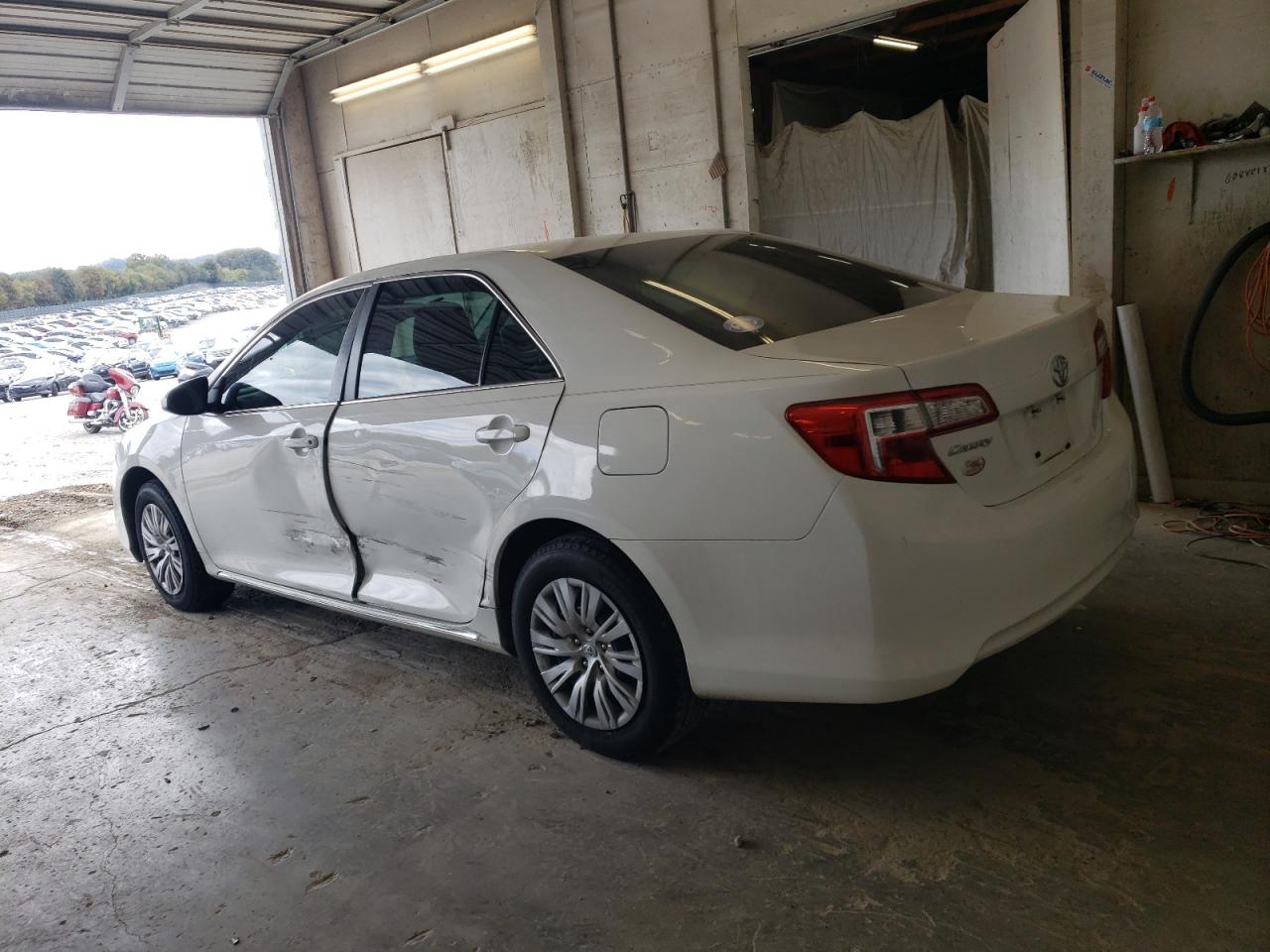 Изображение 2 2014 TOYOTA CAMRY L 2014 с VIN 4T4BF1FK7ER340057