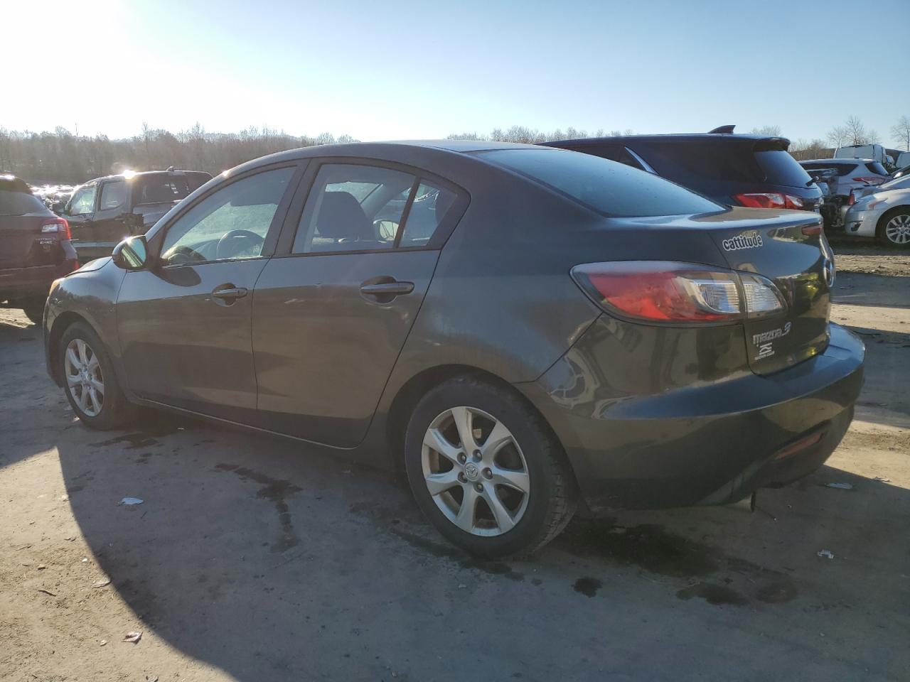 Image 2 of 2010 MAZDA 3 I 2010 with VIN JM1BL1SGXA1287570