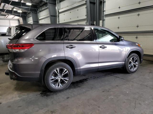 Image 3 of 2019 TOYOTA HIGHLANDER LE 2019 with VIN 5TDBZRFH3KS966228