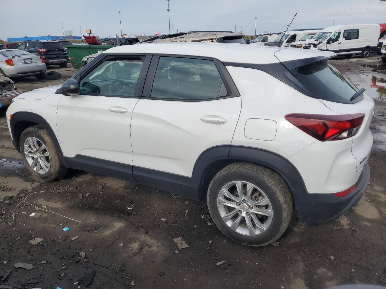 Image 2 of 2021 CHEVROLET TRAILBLAZER LS 2021 with VIN KL79MMS26MB110334