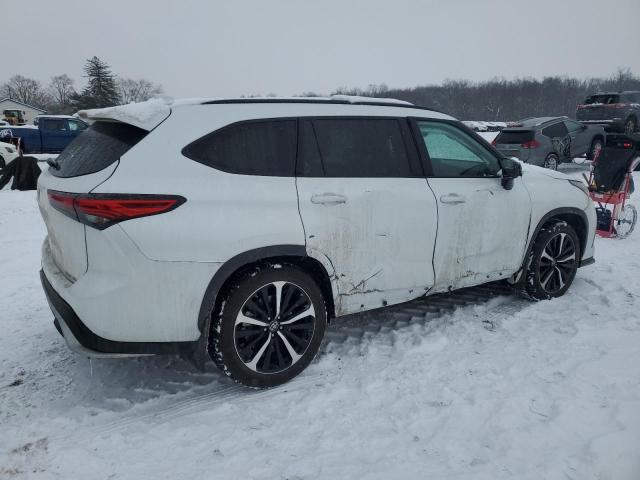 Изображение 3 2022 TOYOTA HIGHLANDER XSE 2022 с VIN 5TDLZRBH1NS227454
