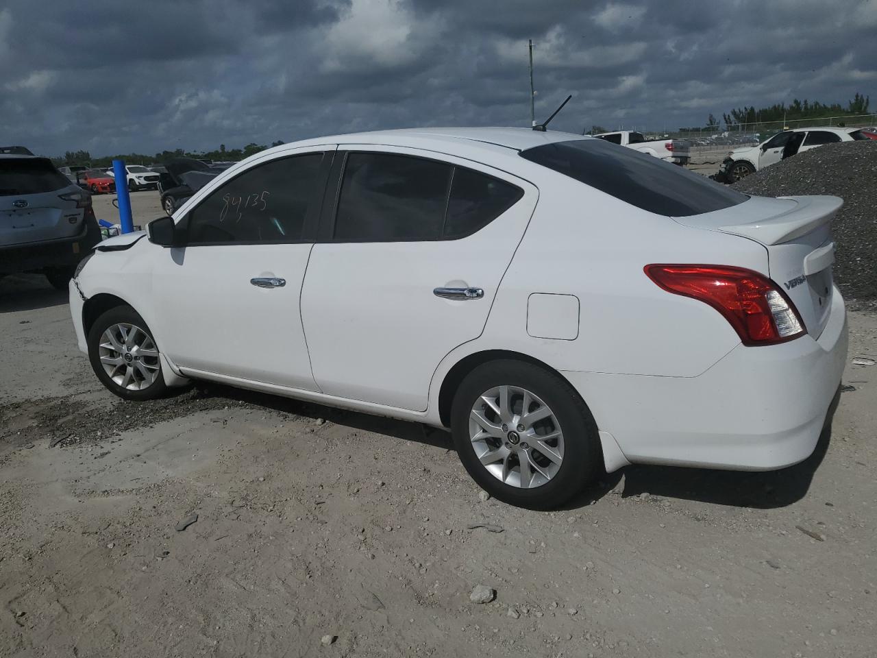 Obraz 2 z 2018 NISSAN VERSA S 2018 z VIN 3N1CN7APXJL884944