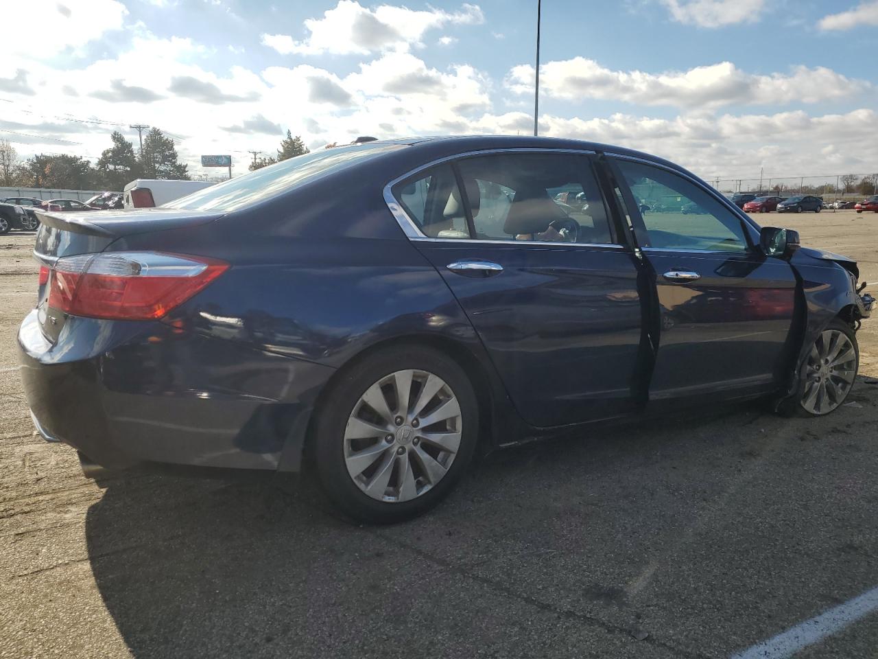 Изображение 3 2015 HONDA ACCORD EXL 2015 с VIN 1HGCR3F83FA006350