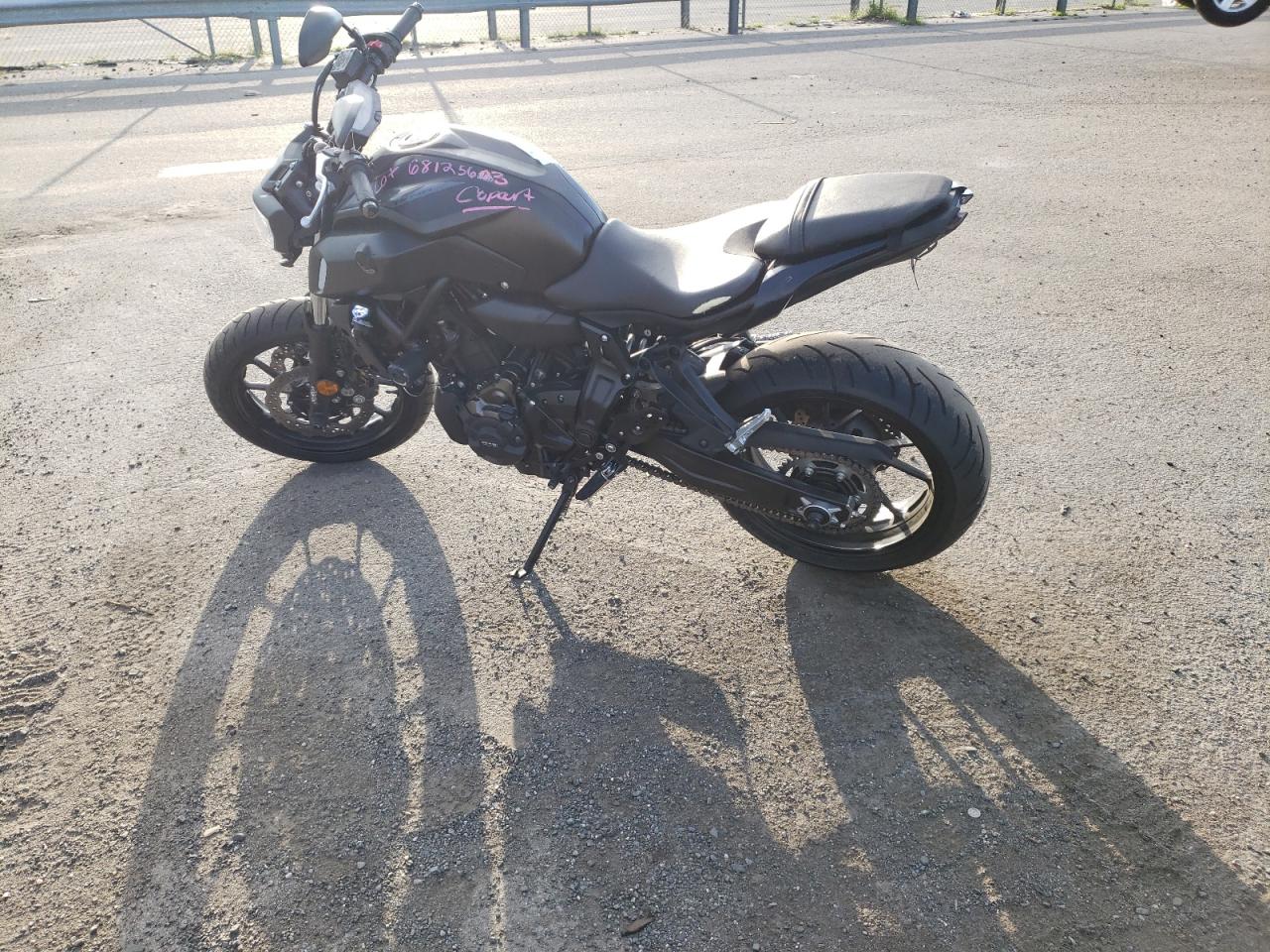 Image 3 of Yamaha Mt07 2019 with VIN JYARM27E0KA004888
