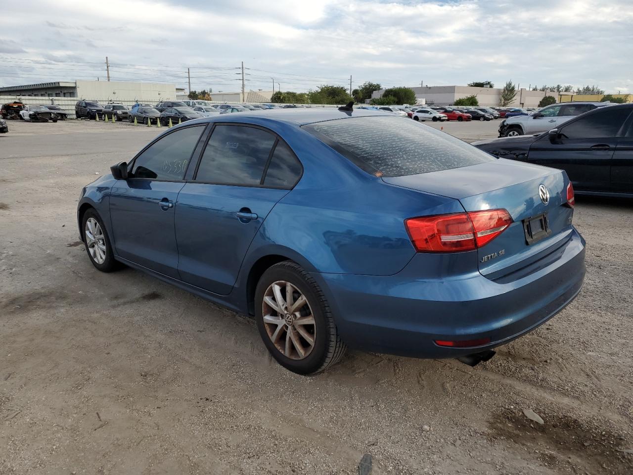 Image 2 of 2015 VOLKSWAGEN JETTA SE 2015 with VIN 3VWD17AJ0FM282402