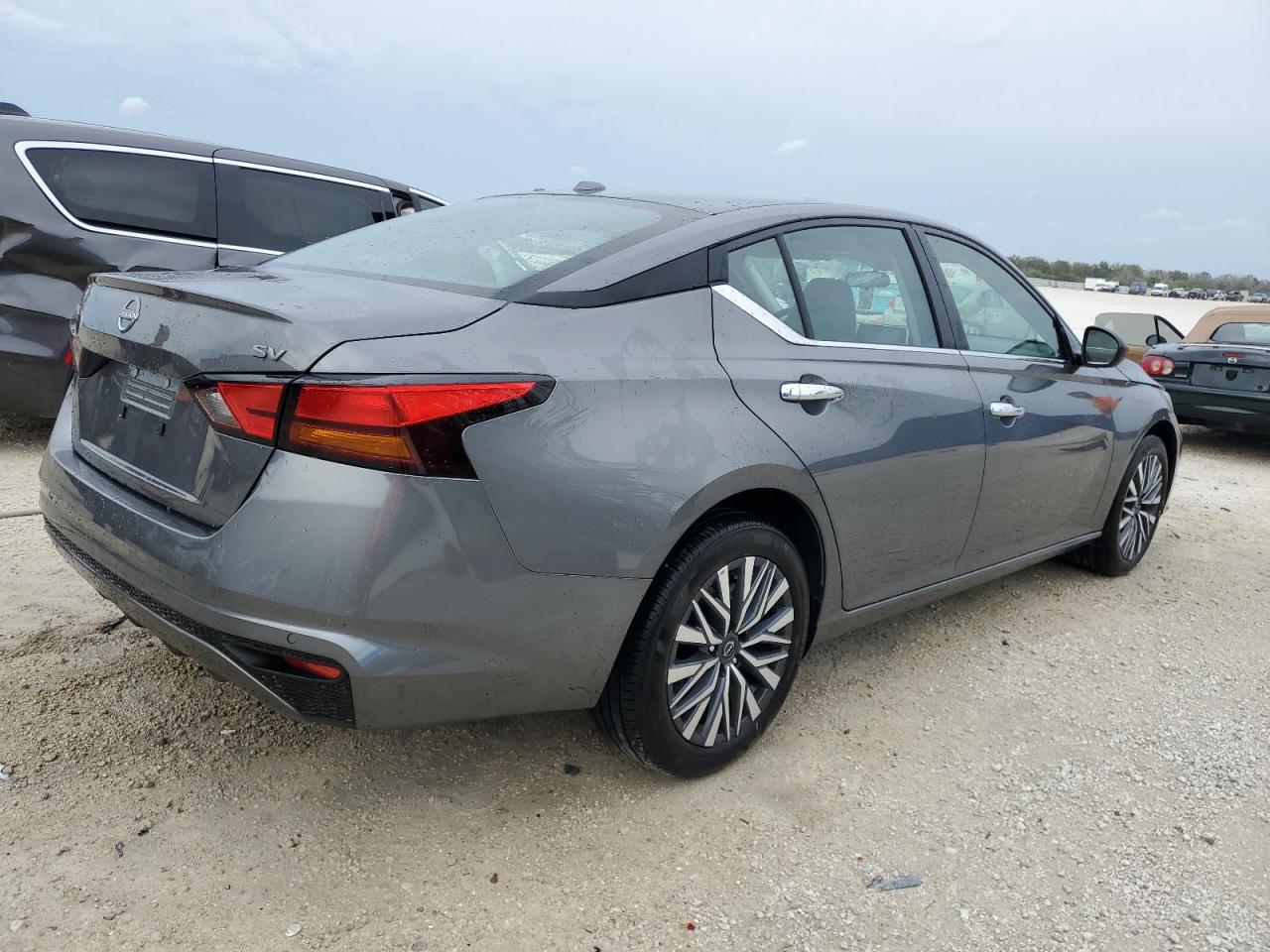 Image 3 of 2024 NISSAN ALTIMA SV 2024 with VIN 1N4BL4DV0RN324097