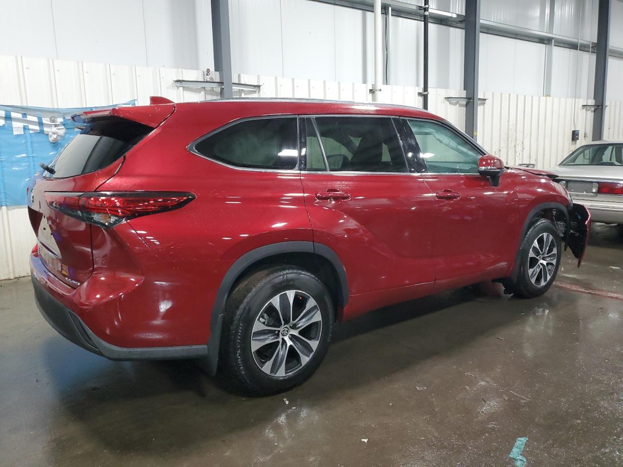Image 3 of Toyota Highlander Xle 2020 with VIN 5TDGZRBHXLS520803