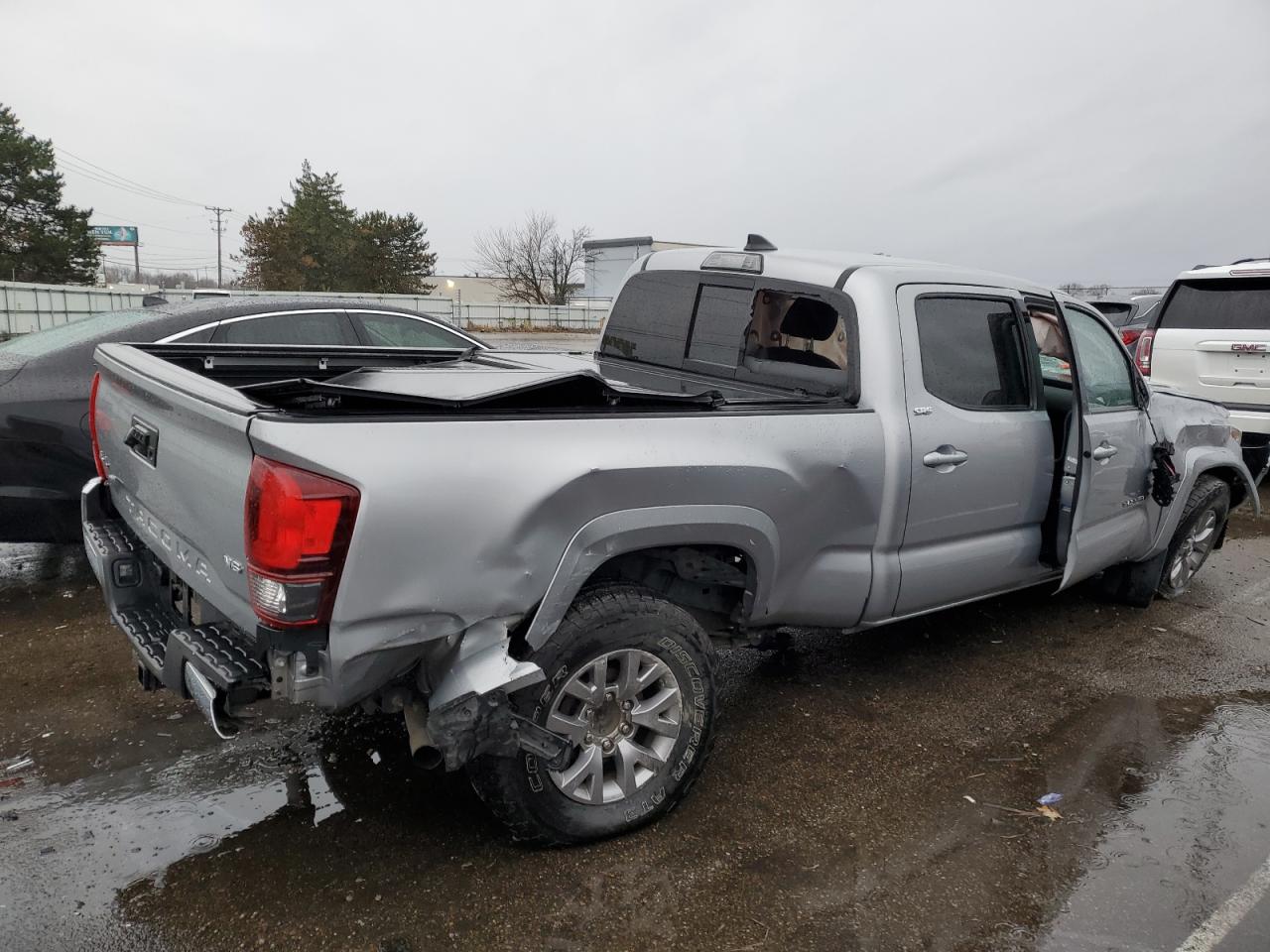 Obraz 3 z 2019 TOYOTA TACOMA DOUBLE CAB 2019 z VIN 3TMDZ5BN5KM064774