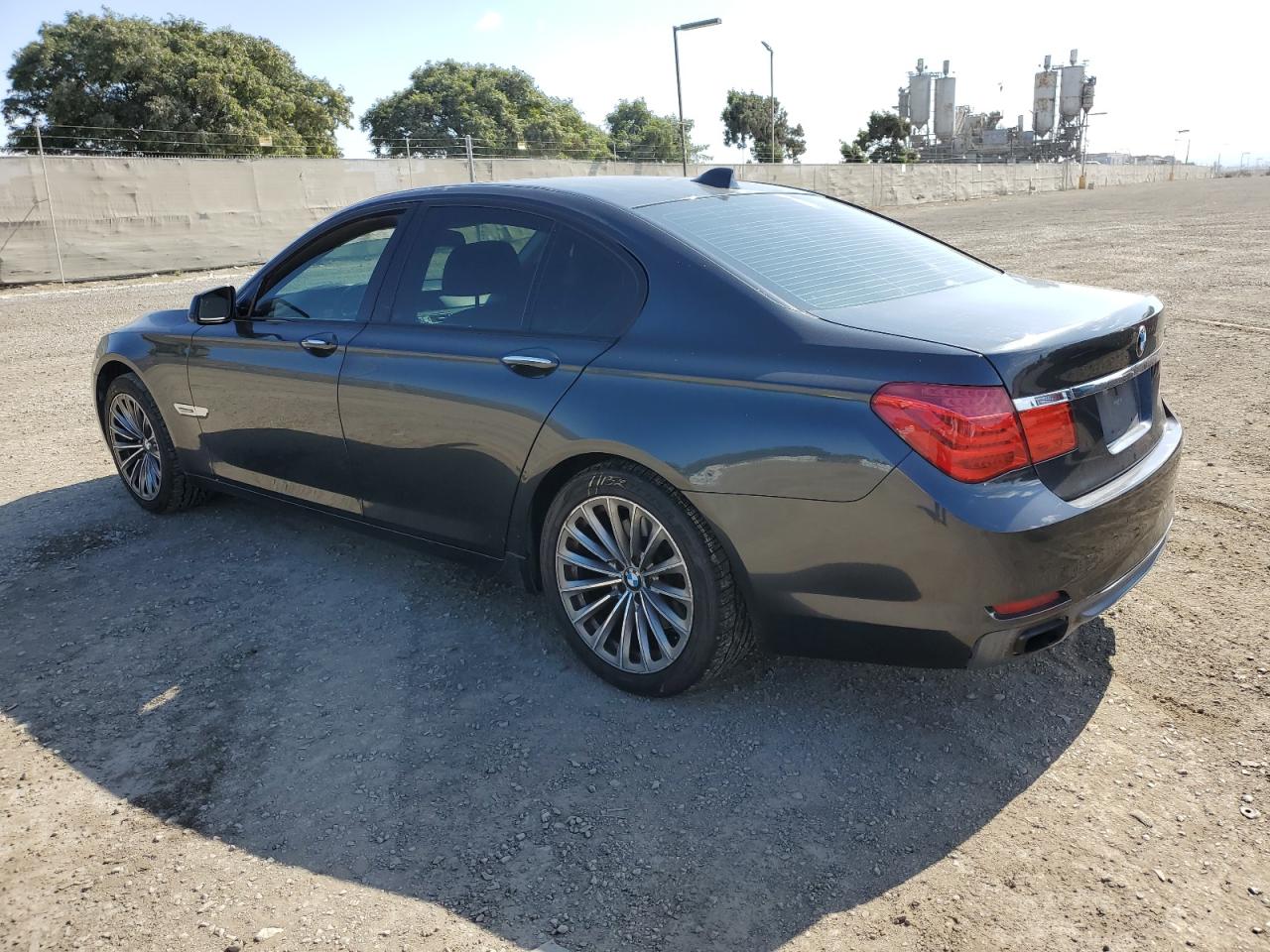 Изображение 2 Bmw 740 I 2012 с VIN WBAKA4C50CDS99200