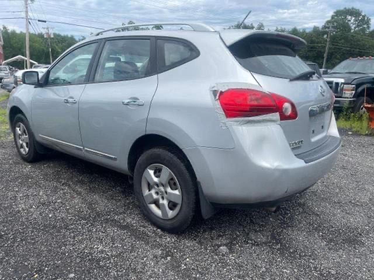 Image 3 of 2015 NISSAN ROGUE SELECT S 2015 with VIN JN8AS5MV2FW763519