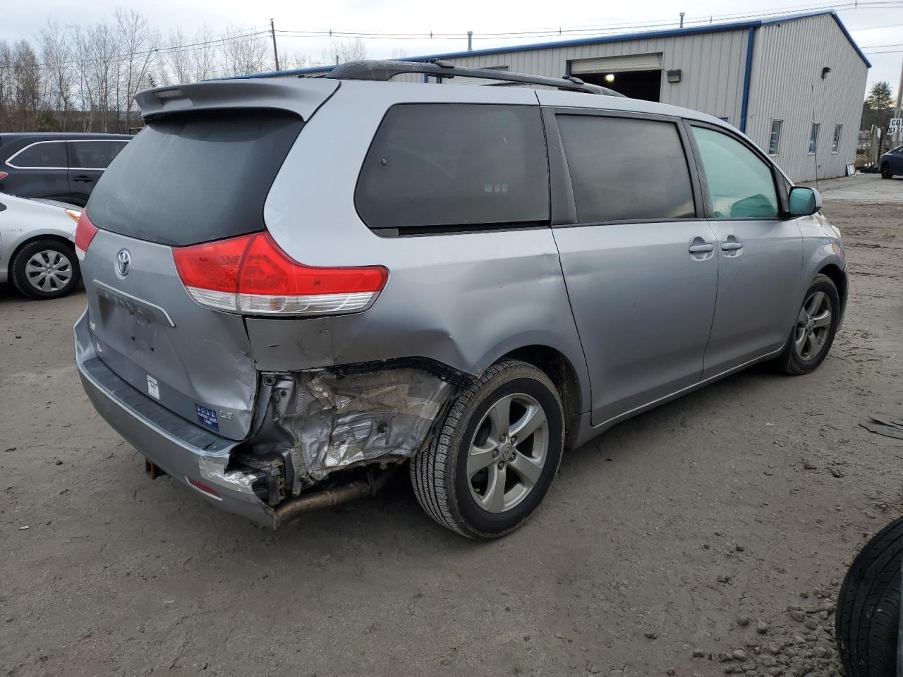 Obraz 3 z 2012 TOYOTA SIENNA LE 2012 z VIN 5TDKK3DC4CS249427