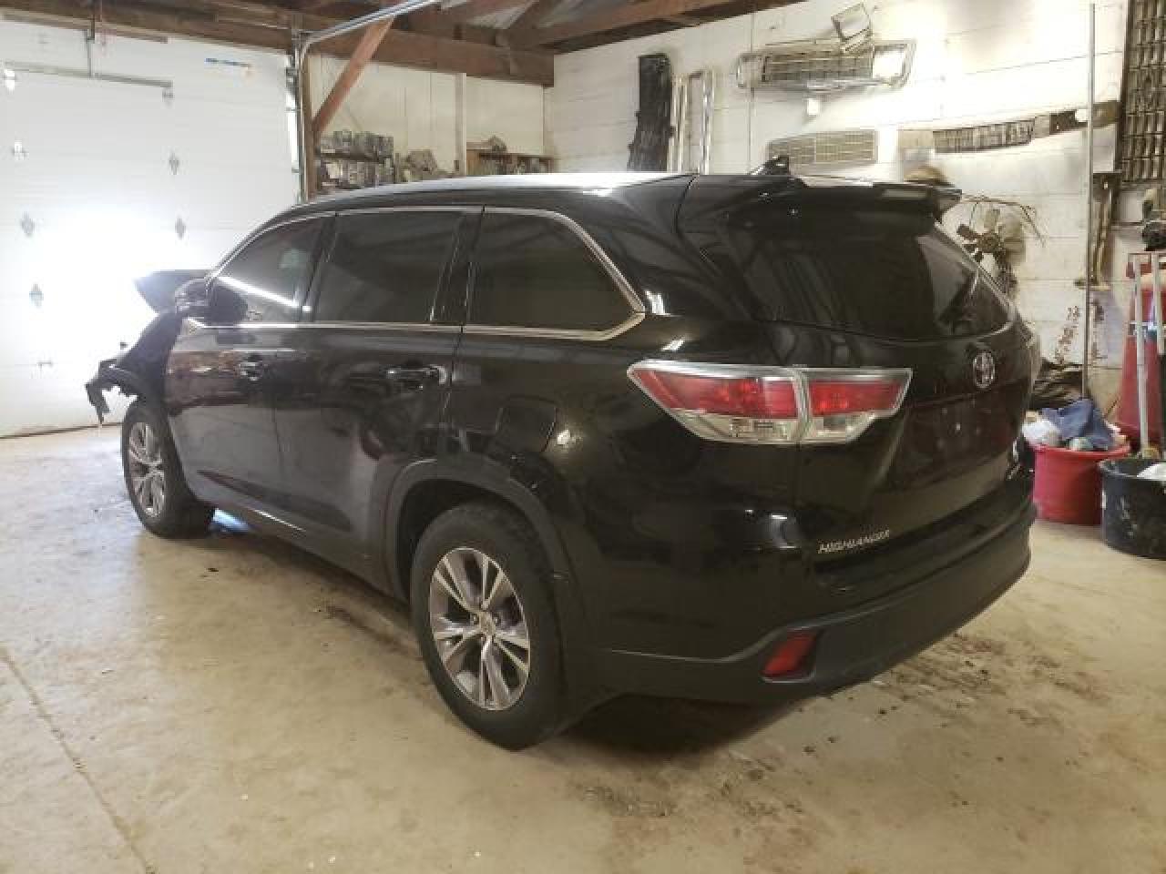 Image 2 of 2015 TOYOTA HIGHLANDER XLE 2015 with VIN 5TDJKRFH2FS142887
