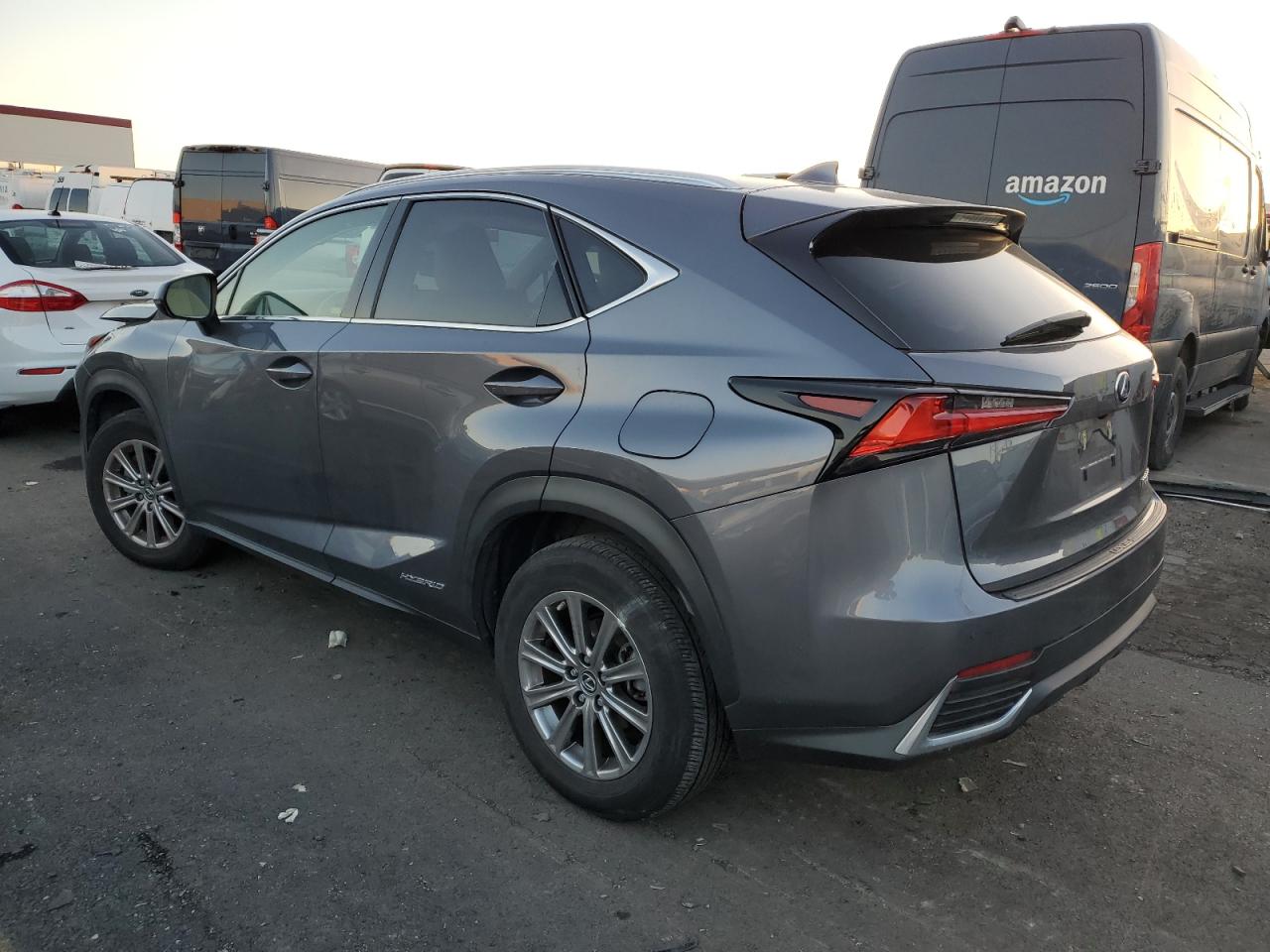 Изображение 2 2021 LEXUS NX 300H BASE 2021 с VIN JTJDJRDZ5M2164668
