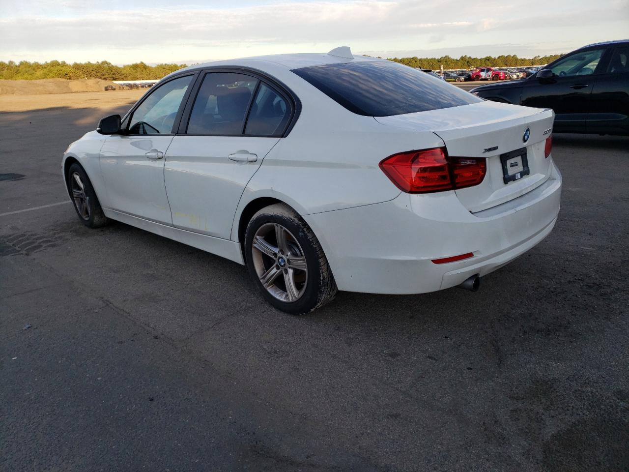 Изображение 2 2015 BMW 320 I XDRIVE 2015 с VIN WBA3C3G56FNS73847