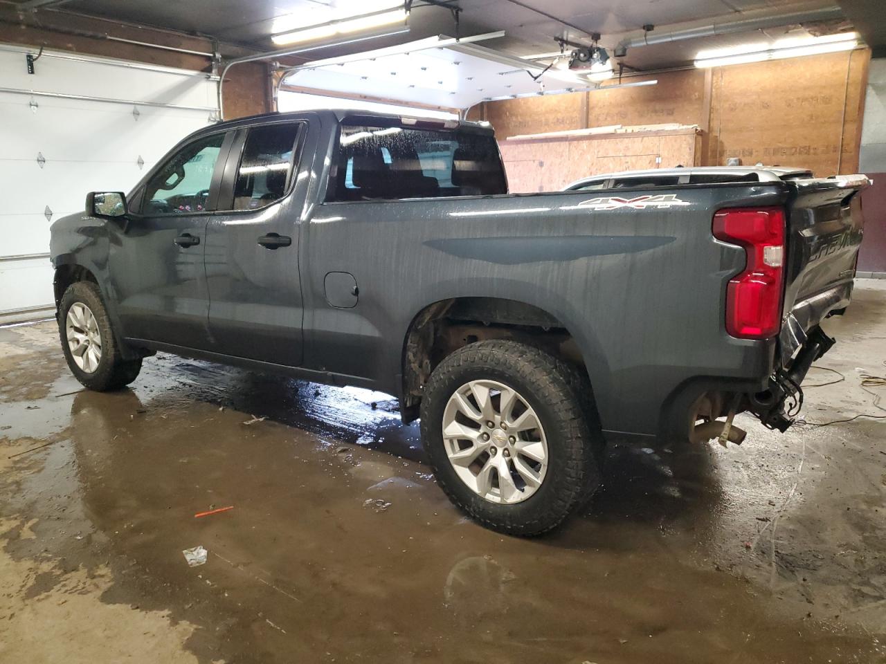 Изображение 2 2020 CHEVROLET SILVERADO K1500 CUSTOM 2020 с VIN 1GCRYBEF8LZ374591