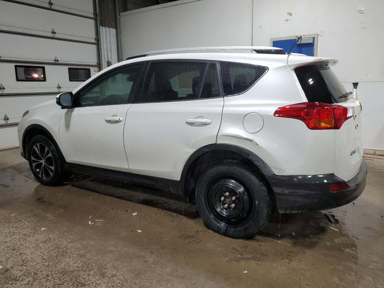 Изображение 2 2015 TOYOTA RAV4 LIMITED 2015 с VIN 2T3DFREV6FW367420