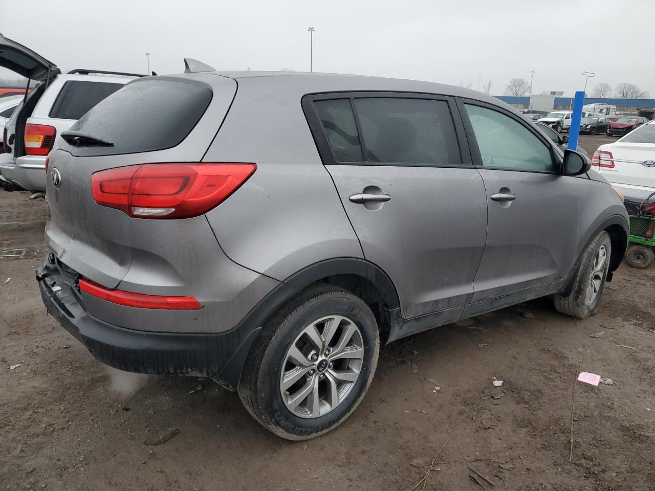 Изображение 3 2015 KIA SPORTAGE LX 2015 с VIN KNDPB3AC6F7682160