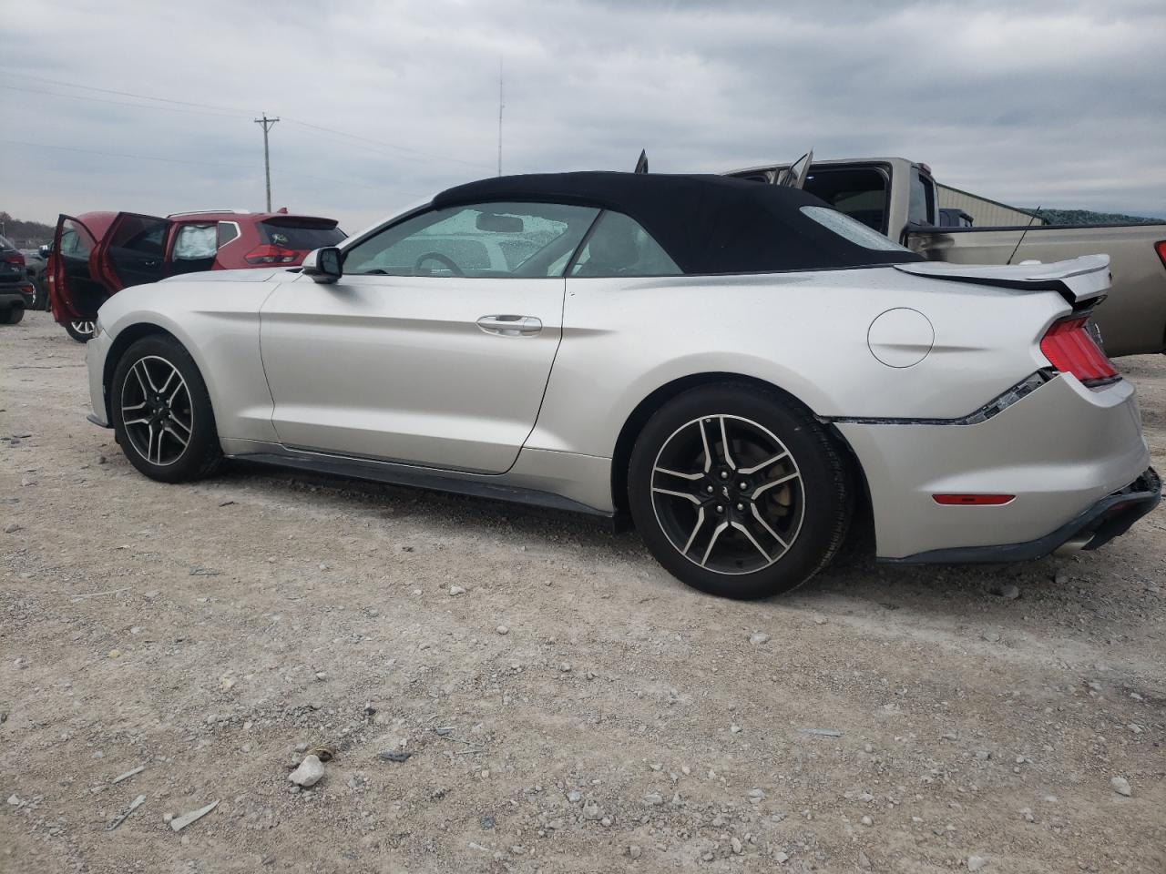 Image 2 of 2019 FORD MUSTANG  2019 with VIN 1FATP8UH0K5170863