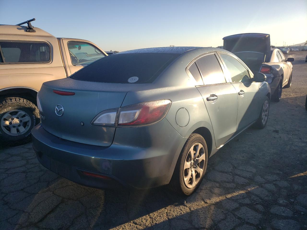 Image 3 of 2010 MAZDA 3 I 2010 with VIN JM1BL1SG7A1160680