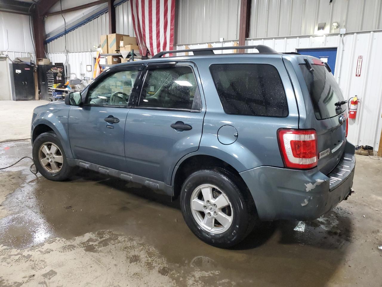 Изображение 2 2011 FORD ESCAPE XLT 2011 с VIN 1FMCU0DG7BKB64325