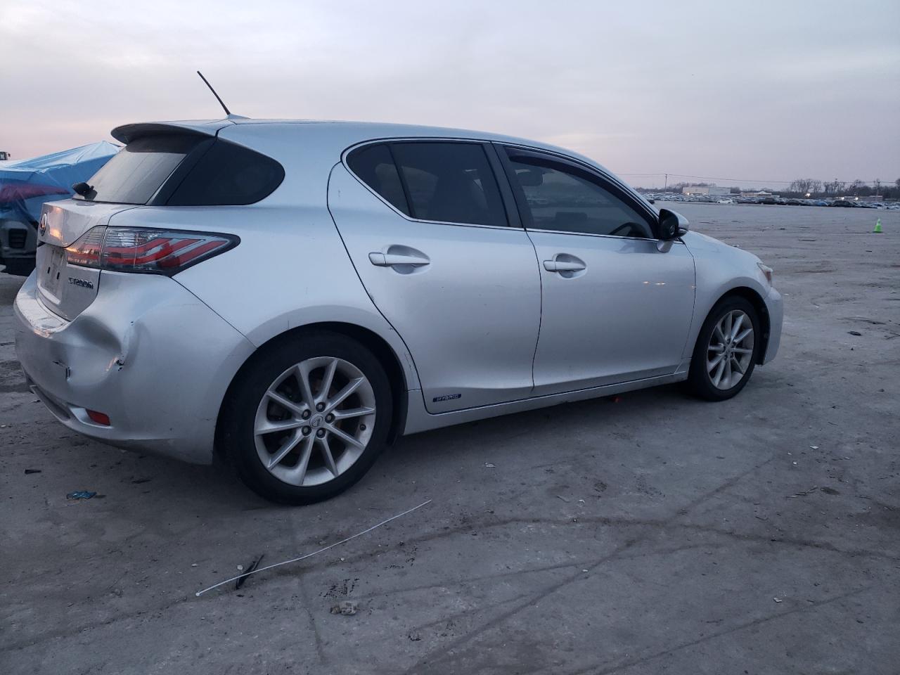 Obraz 3 z 2013 LEXUS CT 200 2013 z VIN JTHKD5BH4D2161490